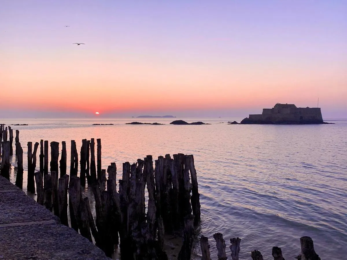 Appartement L'Emeraude A Saint Malo Intra-Muros Apartment