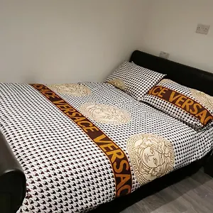 Studio Self Contained Double Bedroom Apartment London